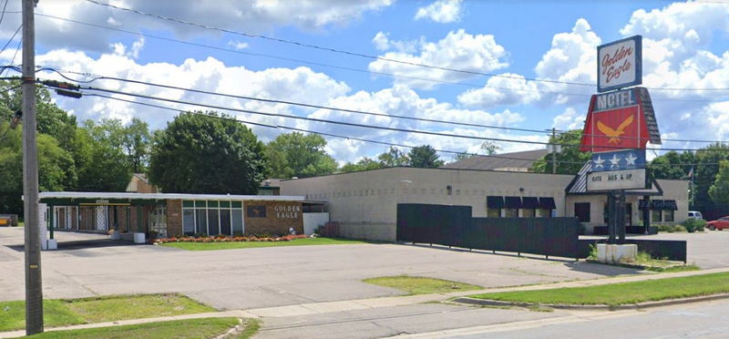Golden Eagle Motel